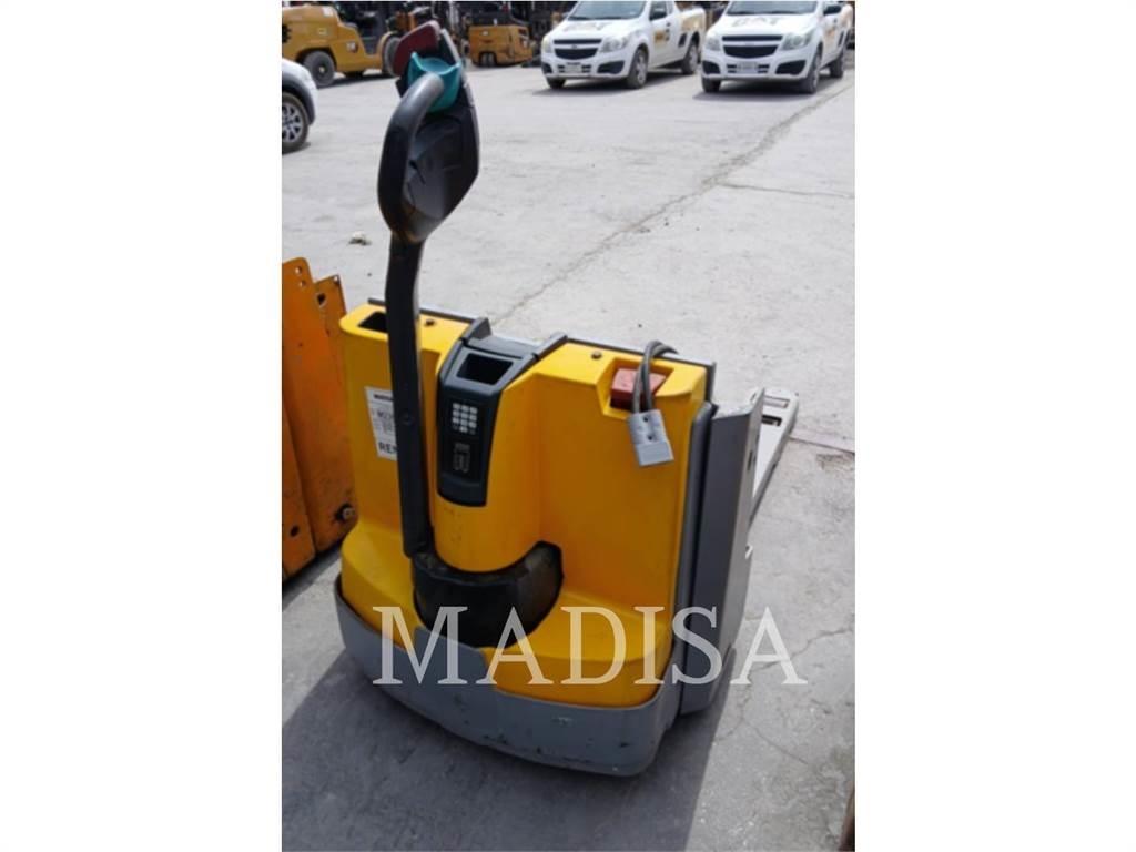 CAT LIFT TRUCKS EJE120E Vonszolók