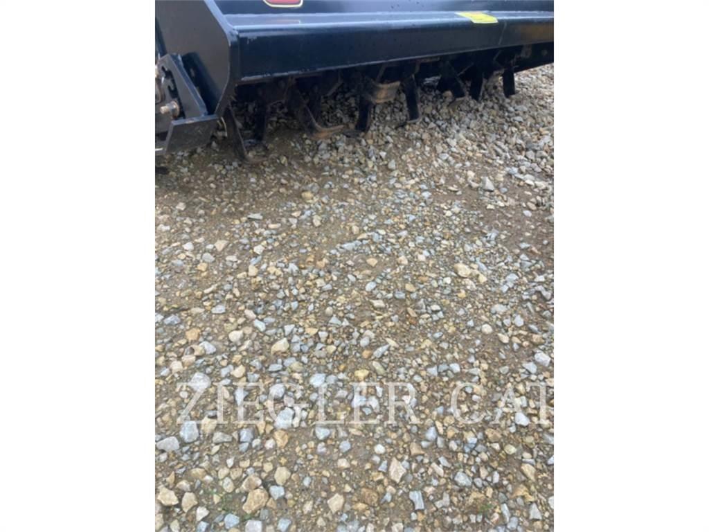 CAT LT118 Kardánhajtású ekék és Forgó-boronák