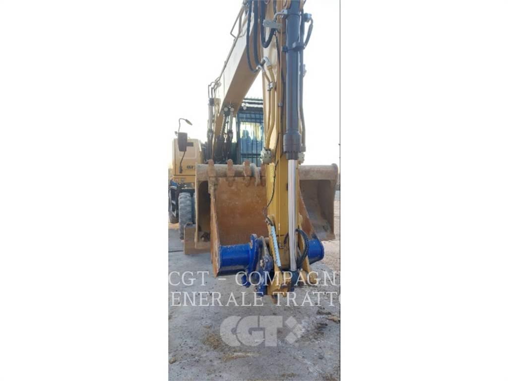 CAT M314 Gumikerekes kotrók