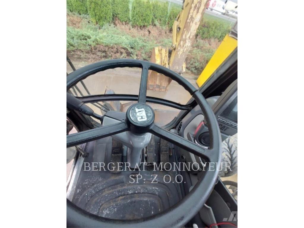 CAT M315D Gumikerekes kotrók