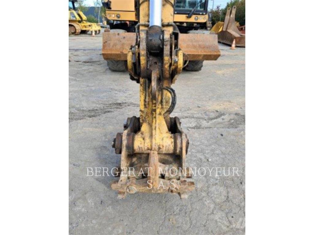 CAT M315F IVC Gumikerekes kotrók