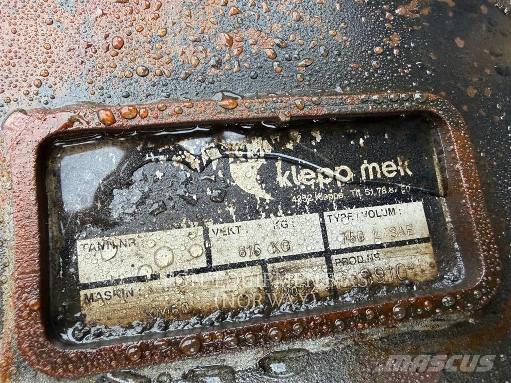 CAT M316-07 Gumikerekes kotrók