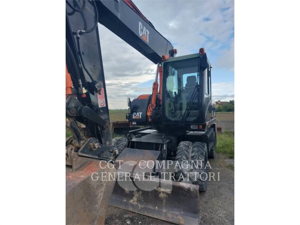 CAT M316C Gumikerekes kotrók