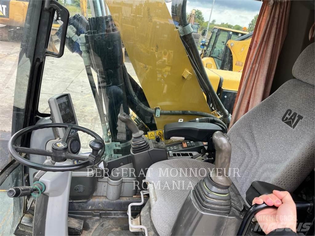 CAT M316D Gumikerekes kotrók