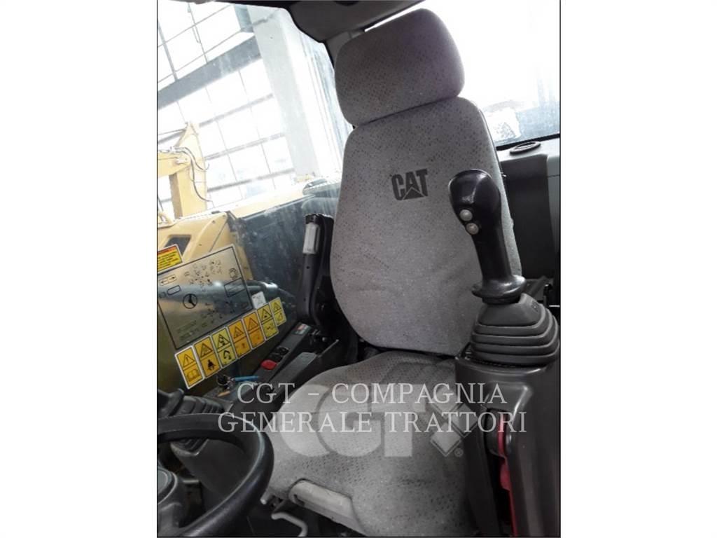 CAT M316F Gumikerekes kotrók