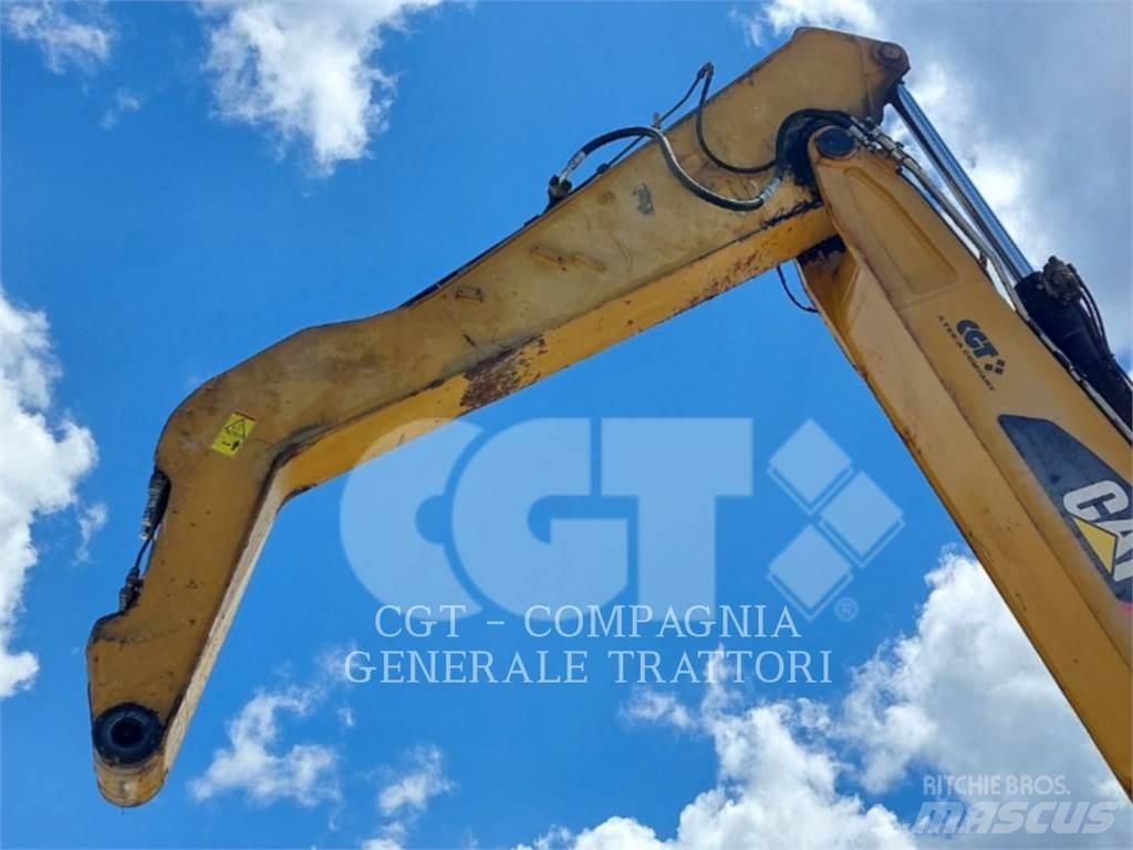CAT M316F Gumikerekes kotrók
