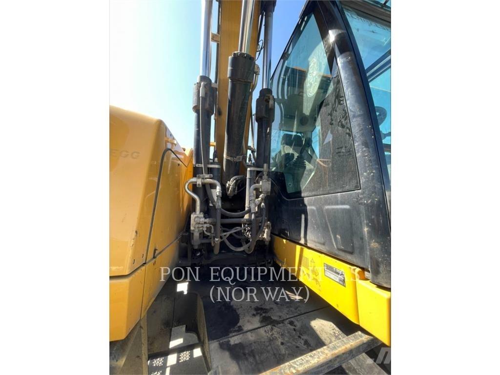 CAT M317F Gumikerekes kotrók
