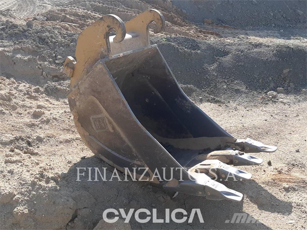 CAT M318 Gumikerekes kotrók