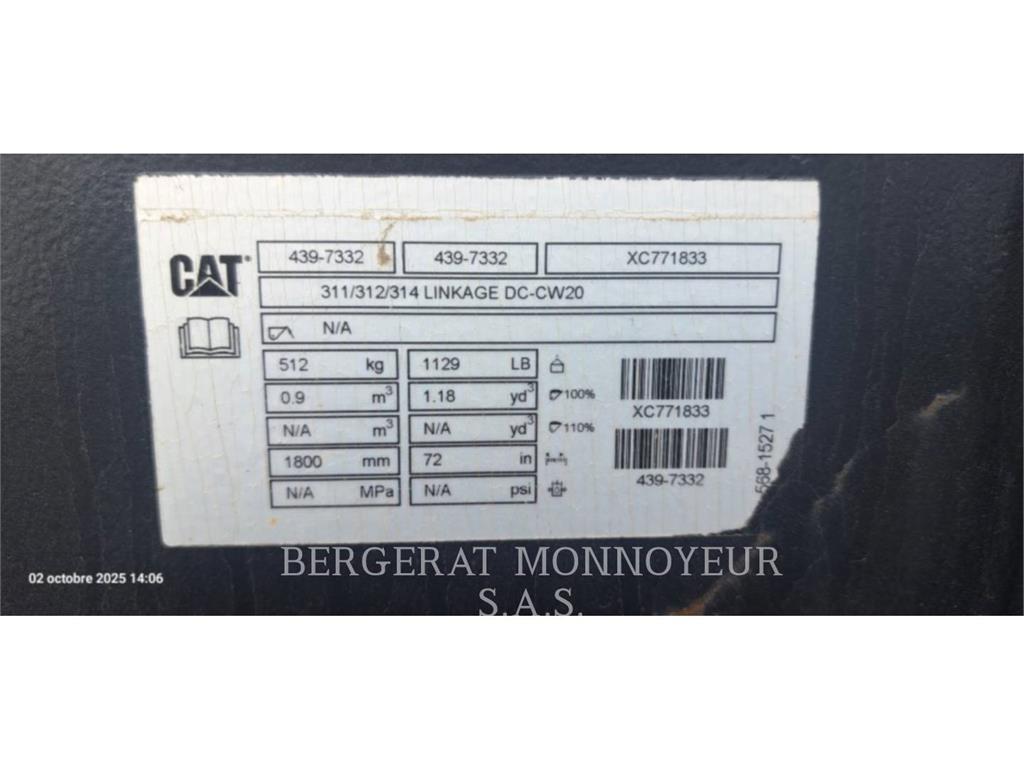 CAT M318-07 Gumikerekes kotrók