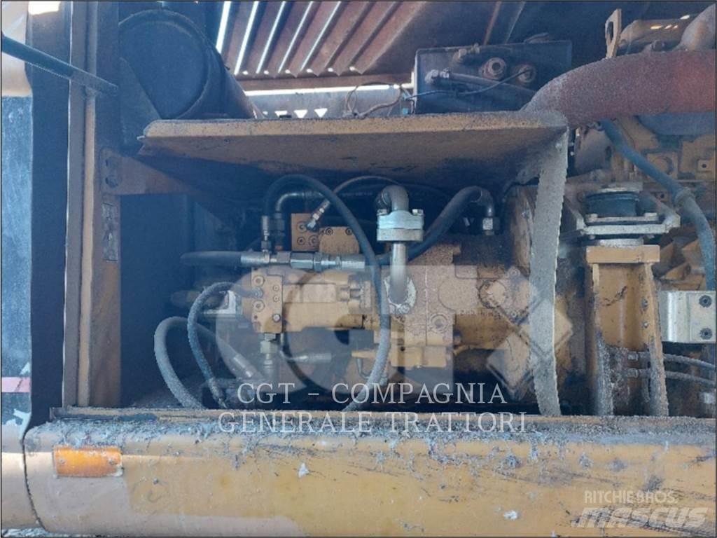 CAT M318CMH Gumikerekes kotrók
