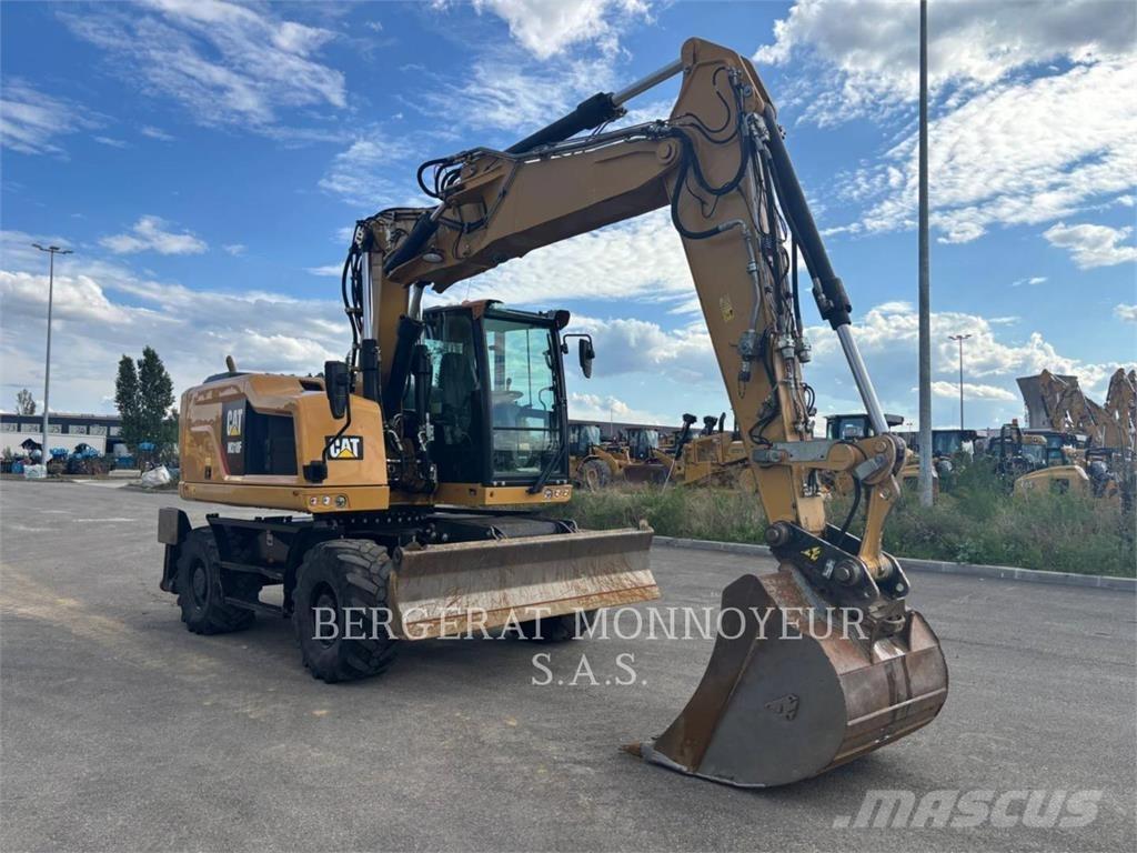 CAT M318F IVC Gumikerekes kotrók