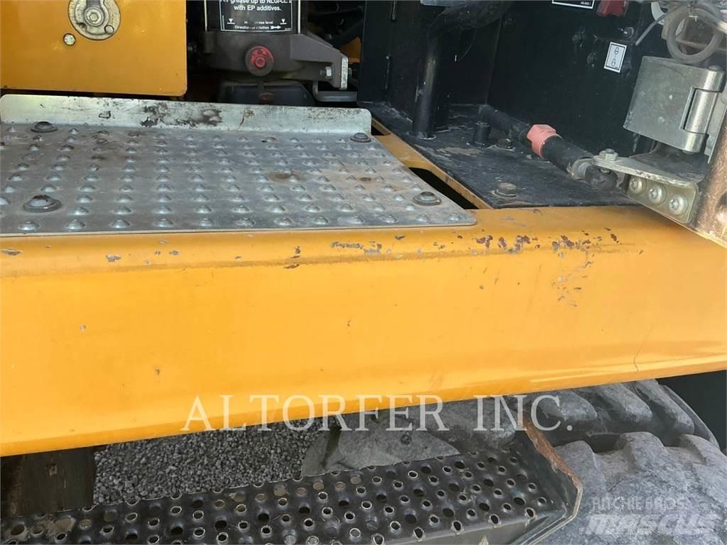CAT M320FL Gumikerekes kotrók