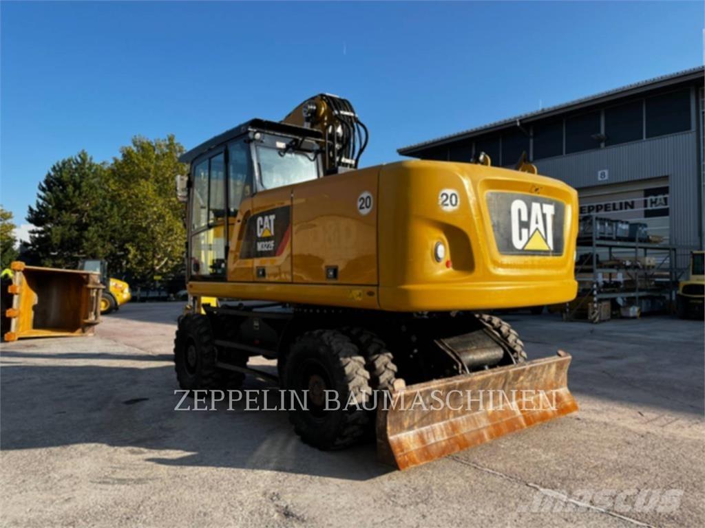CAT M322F Gumikerekes kotrók