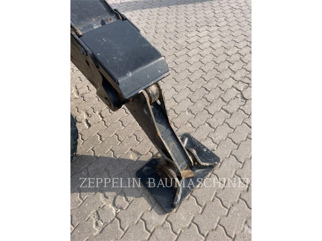 CAT MH3022-06C Bontásra használt kotrók