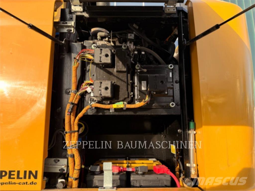 CAT MH3022-06C Bontásra használt kotrók