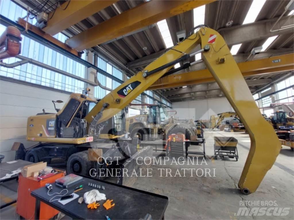 CAT MH3024 Gumikerekes kotrók