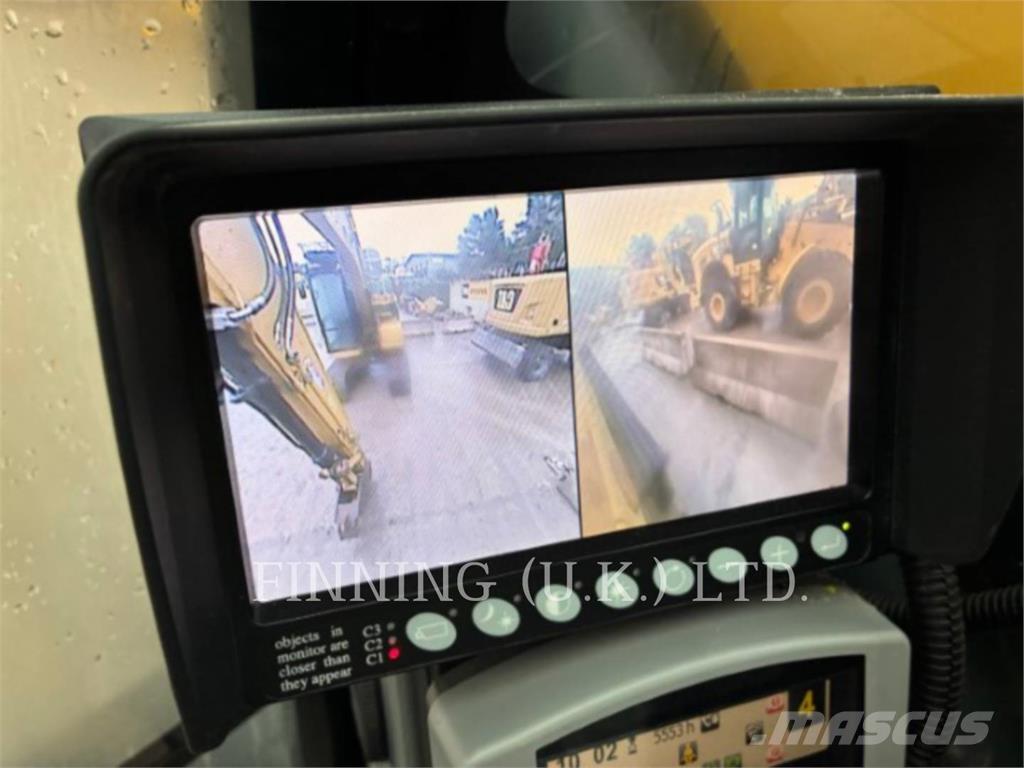 CAT MH3024 Bontásra használt kotrók