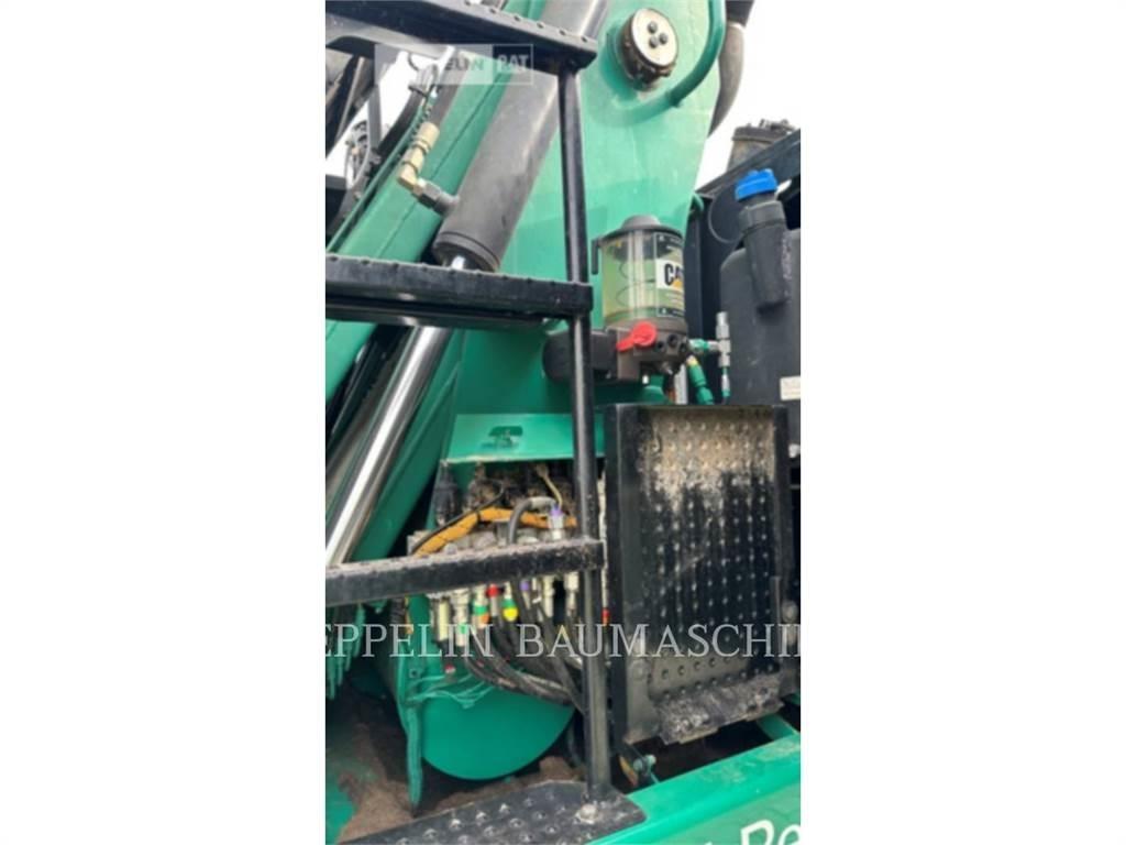 CAT MH3024-06C Bontásra használt kotrók