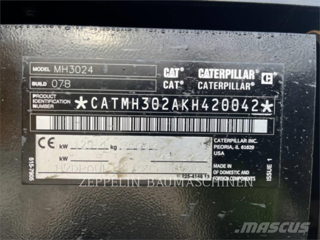 CAT MH3024-07A Bontásra használt kotrók