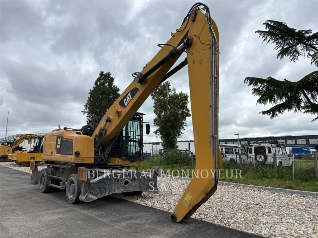 CAT MH3024-1 Gumikerekes kotrók