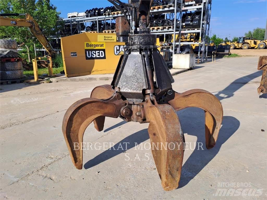 CAT MH3026 Gumikerekes kotrók