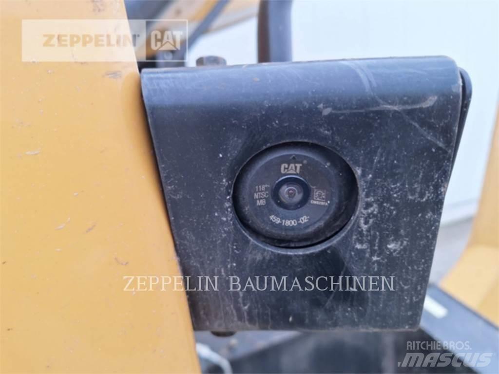 CAT MH3026-06C Bontásra használt kotrók