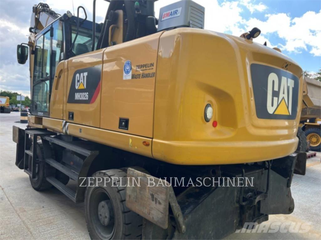 CAT MH3026-06C Bontásra használt kotrók