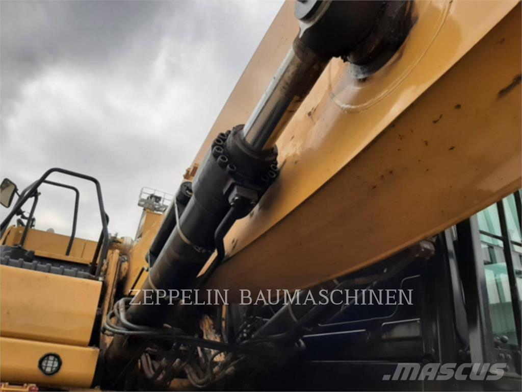 CAT MH3040-07A Bontásra használt kotrók