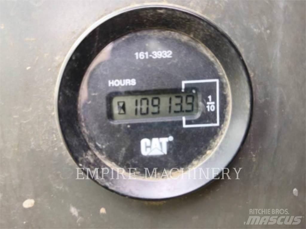 CAT MH3059 Lánctalpas kotrók
