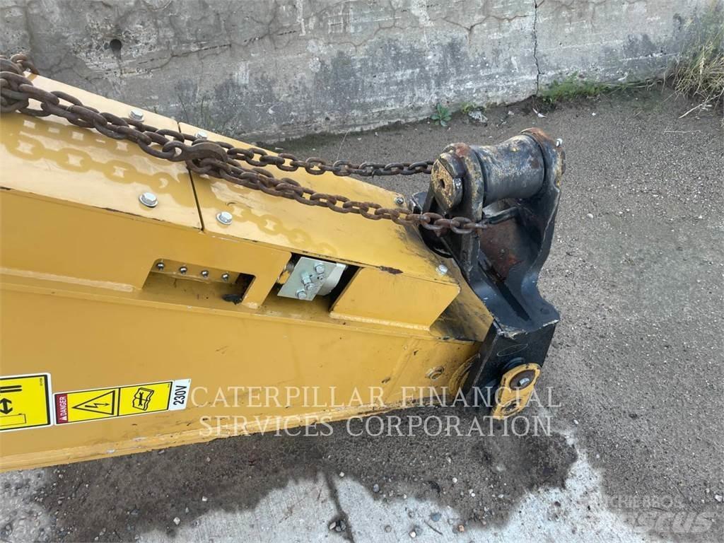 CAT MH3250 Gumikerekes kotrók