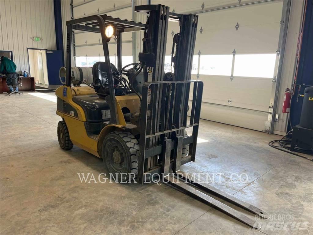 CAT P5000 Gázüzemű targoncák