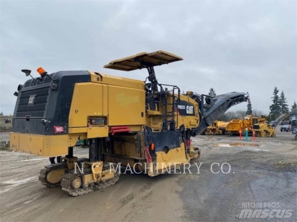 CAT PM825 Aszfalt terítõ gépek