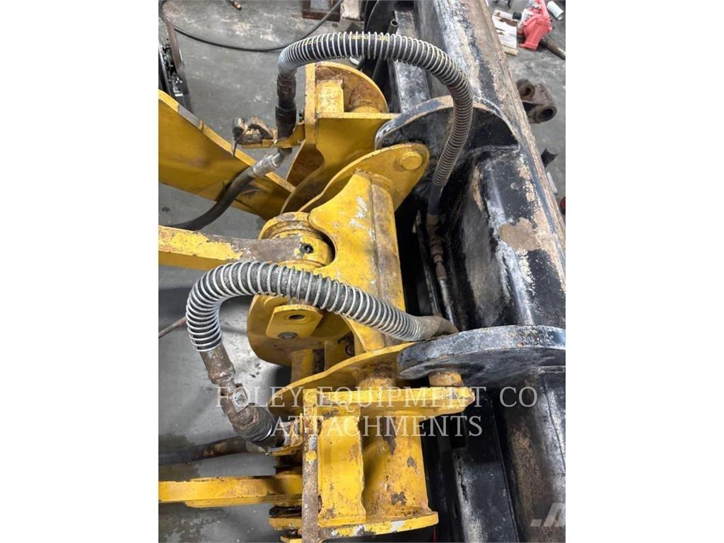 CAT QC930MT Gumikerekes homlokrakodók