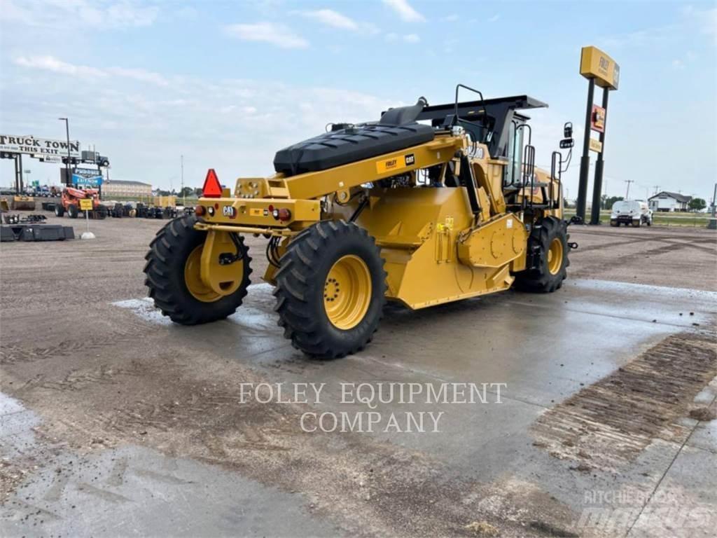 CAT RM400-01 Aszfalt terítõ gépek