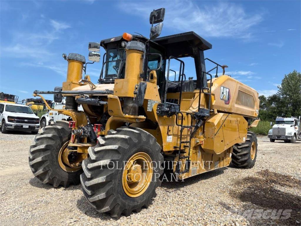 CAT RM600-01 Aszfalt terítõ gépek