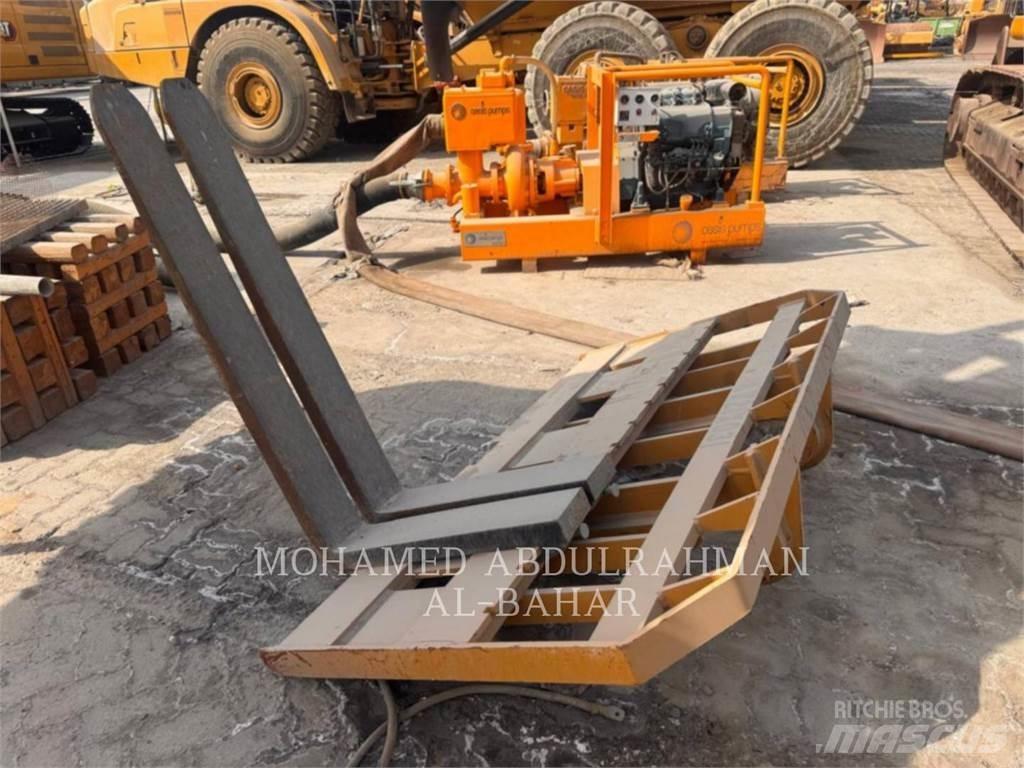 CAT SEM655D Gumikerekes homlokrakodók