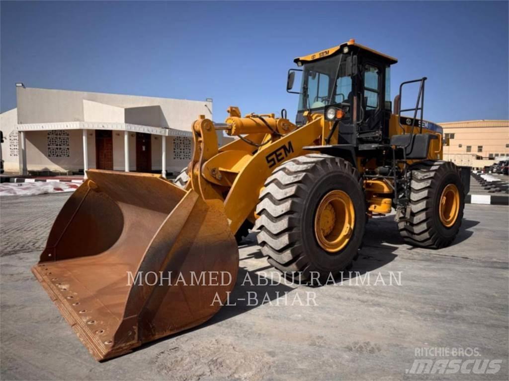 CAT SEM660D Gumikerekes homlokrakodók