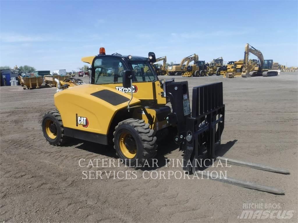 CAT TH255C Teleszkópos rakodók