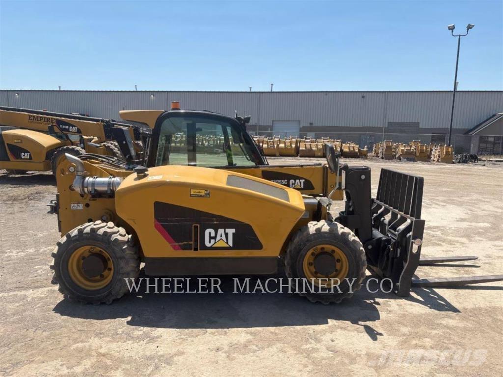 CAT TH255C CB Teleszkópos rakodók