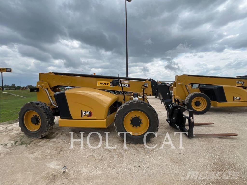 CAT TL642 Teleszkópos rakodók
