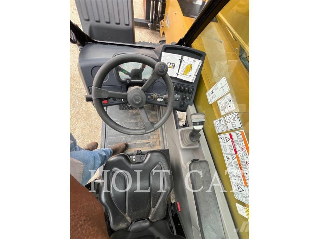 CAT TL642 Teleszkópos rakodók