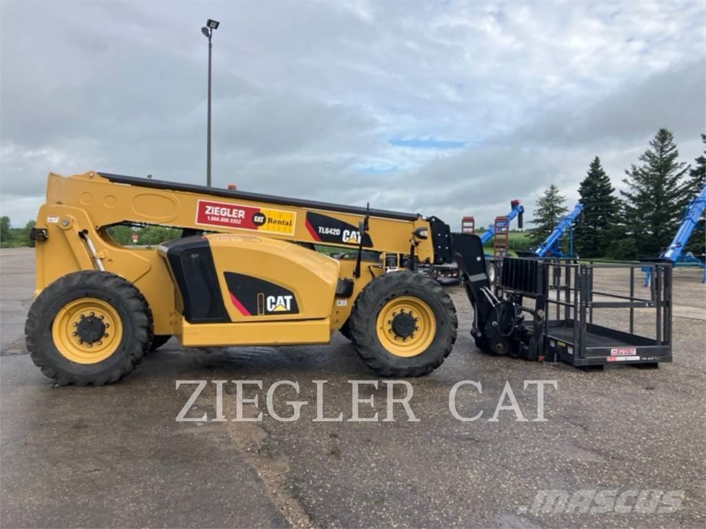 CAT TL642D Teleszkópos rakodók