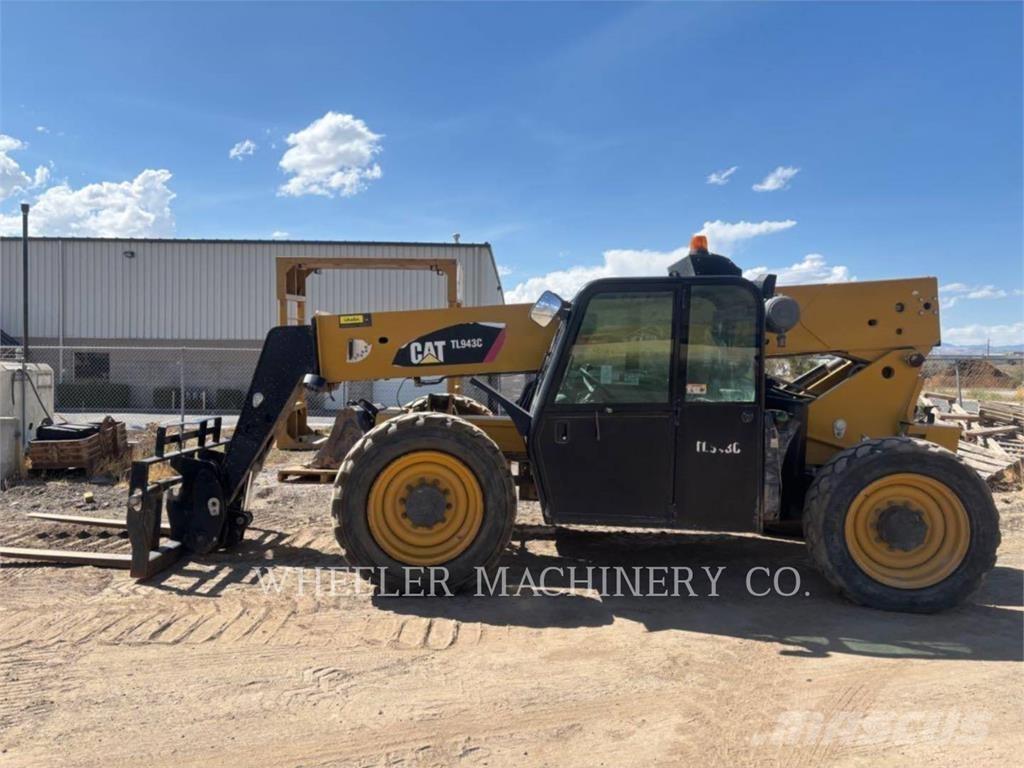 CAT TL943C CAB Teleszkópos rakodók