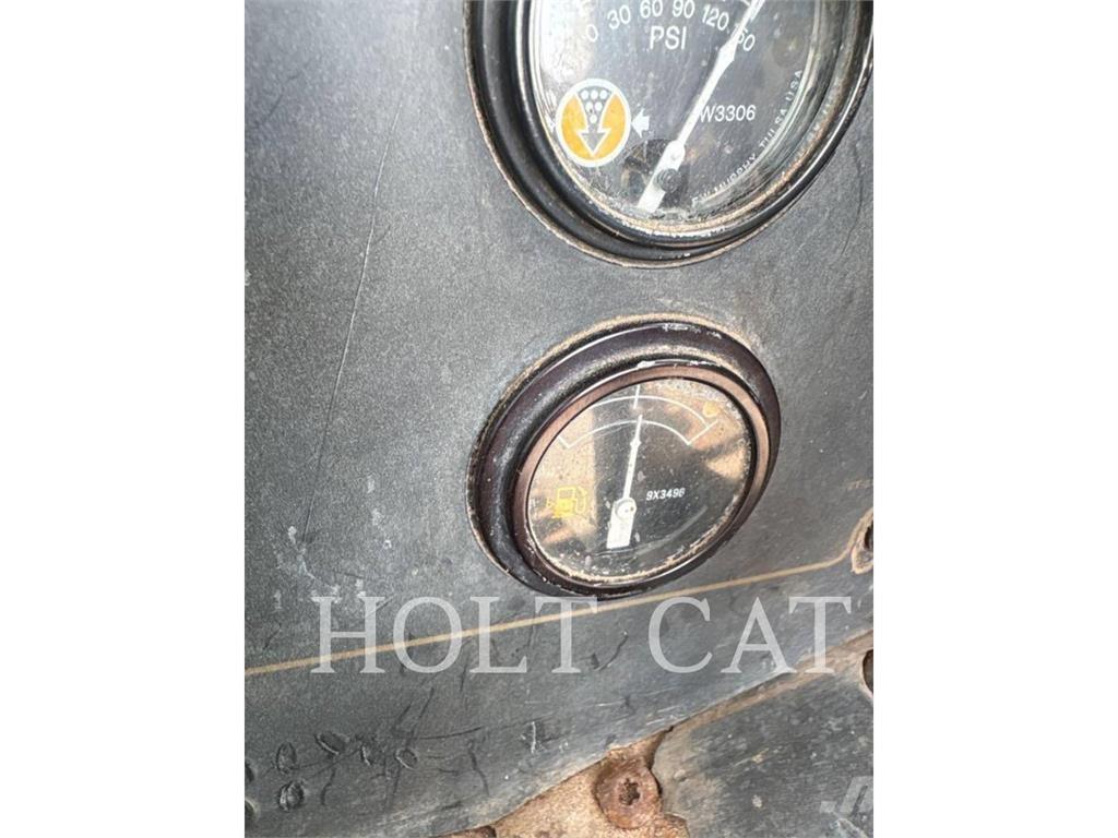 CAT W00 613C Földnyesők (szkréperek)