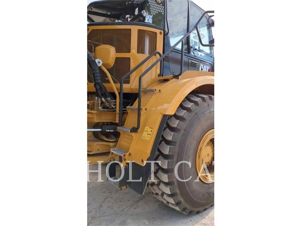 CAT W00 740GC Tartályos teherautók