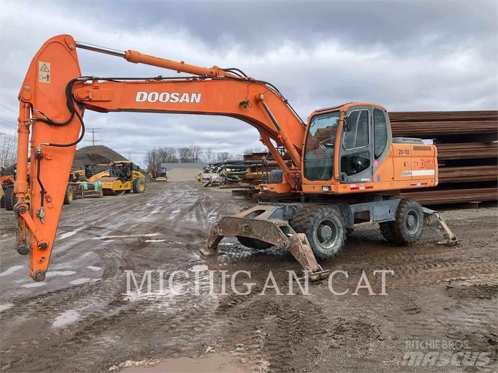 Doosan DX210W Gumikerekes kotrók