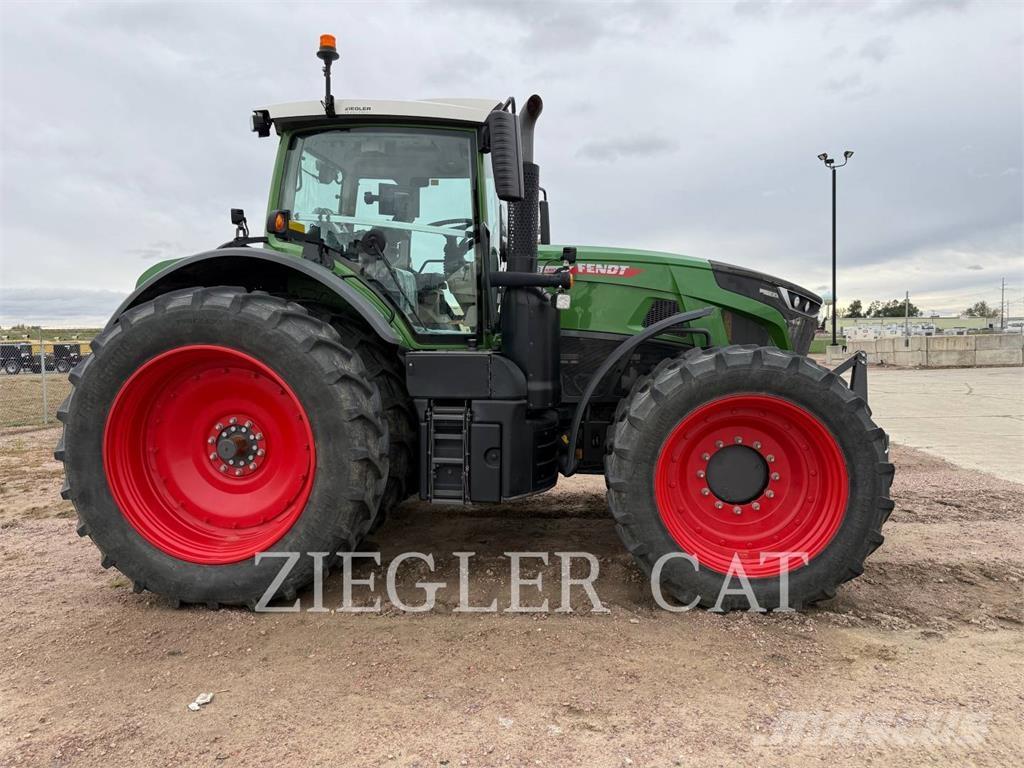 Fendt 933 VARIO Traktorok