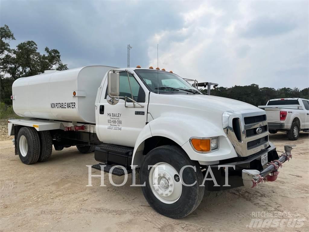 Ford F750 Tartályos teherautók