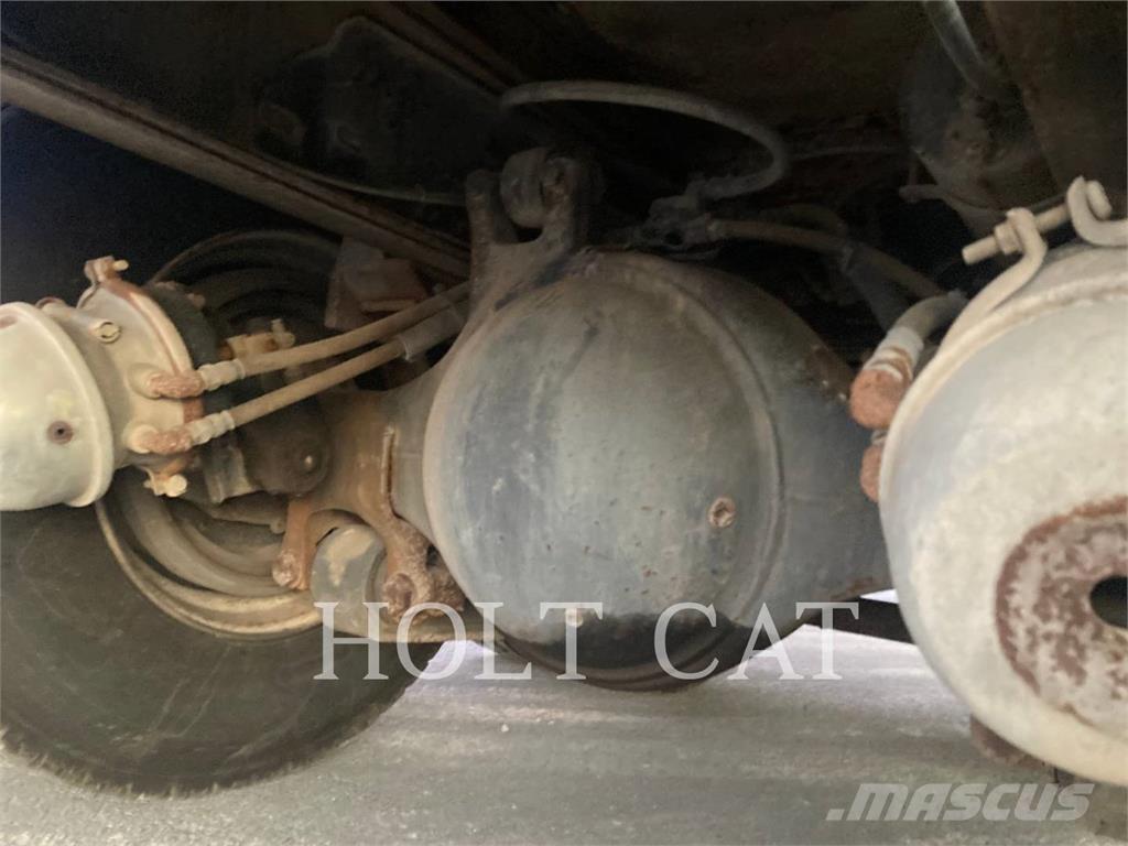 Ford L8000 Tartályos teherautók