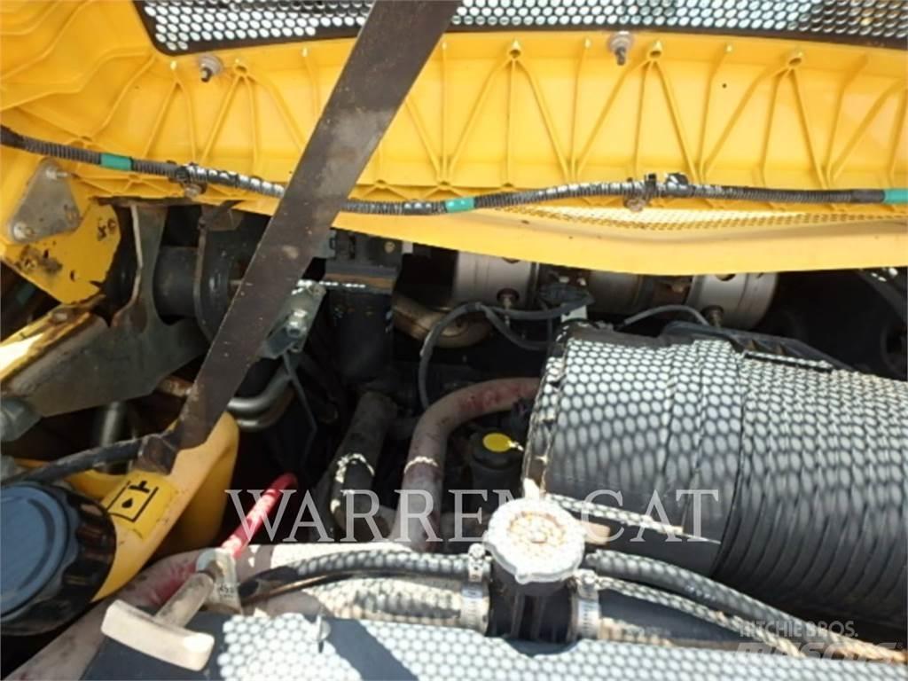 Ford / New Holland L220 Kompaktrakodók